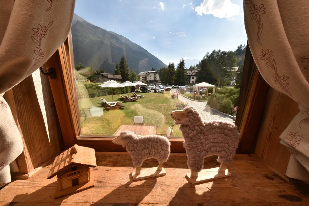 Hotel La Rouja Champoluc Luaran gambar