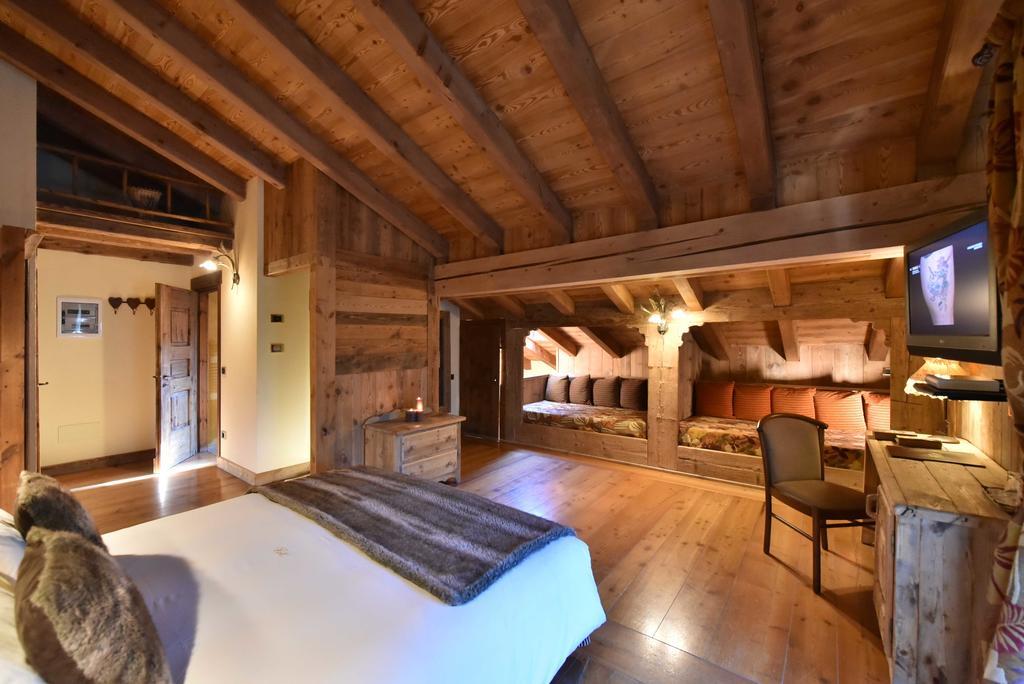 Hotel La Rouja Champoluc Luaran gambar
