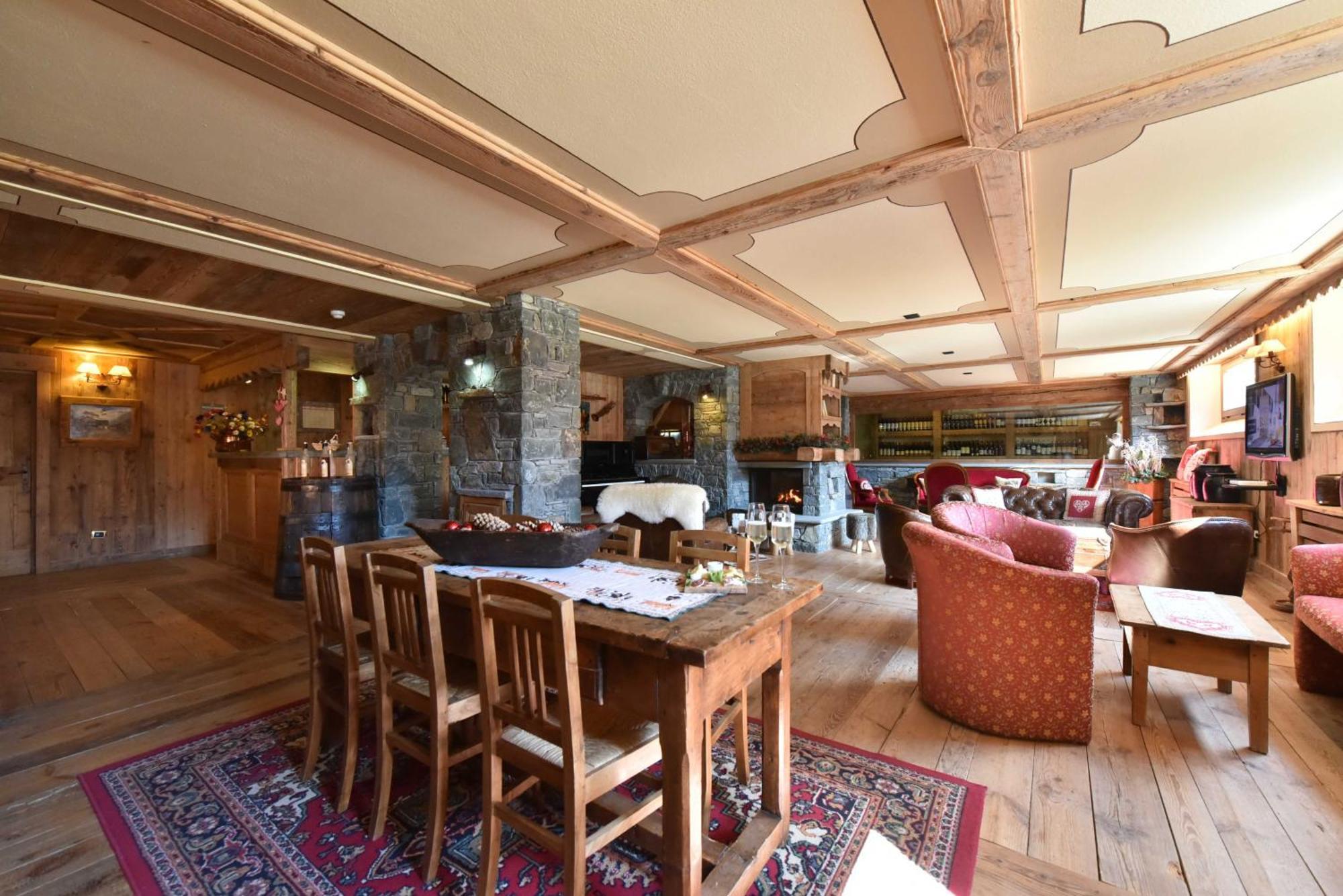 Hotel La Rouja Champoluc Luaran gambar