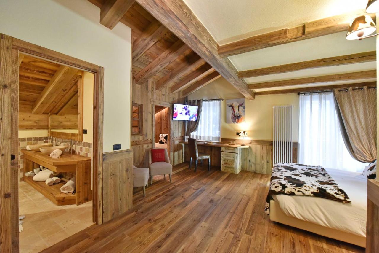 Hotel La Rouja Champoluc Luaran gambar